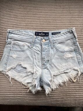 Hollister Low Rise Vintage Short Light Wash